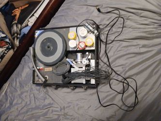 Recordplayer/ old school projector with films