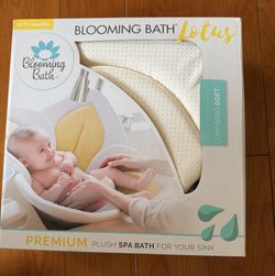 Blooming Bath Lotus