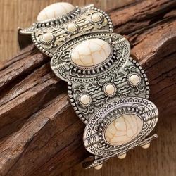 🔥GORGEOUS WHITE TURQUOISE BRACELET 