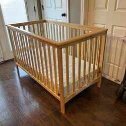 Full Sized Crib With Mattress 