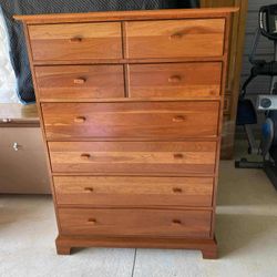Pennsylvania House Cherry Wood Chest ( FREE DELIVERY IF NEEDED)