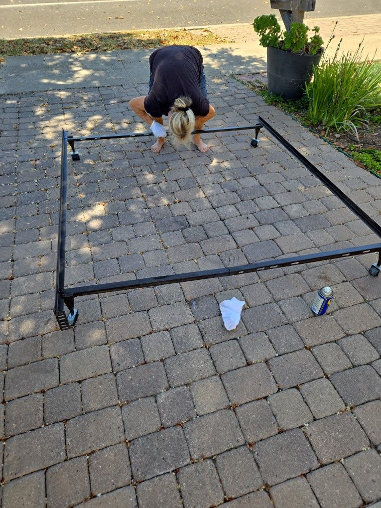 Queen Size Bed And Frame