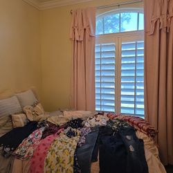  Girls Clothing Sample Of What Is In The Bags. 