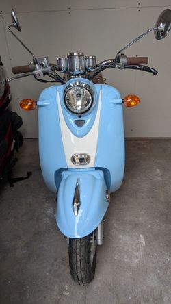 50cc Moped scooter