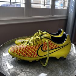 Nike Soccer Cleats Magista Obra- Size 8.5