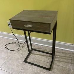 Modern Side Table with Drawer and outlet for charging in GOOD  Condition!