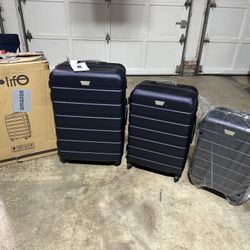 Set of 3 Traveling Luggage 