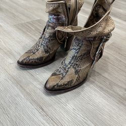 Caudra python boots 