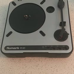 Numark PT-01 Portable Turntable 