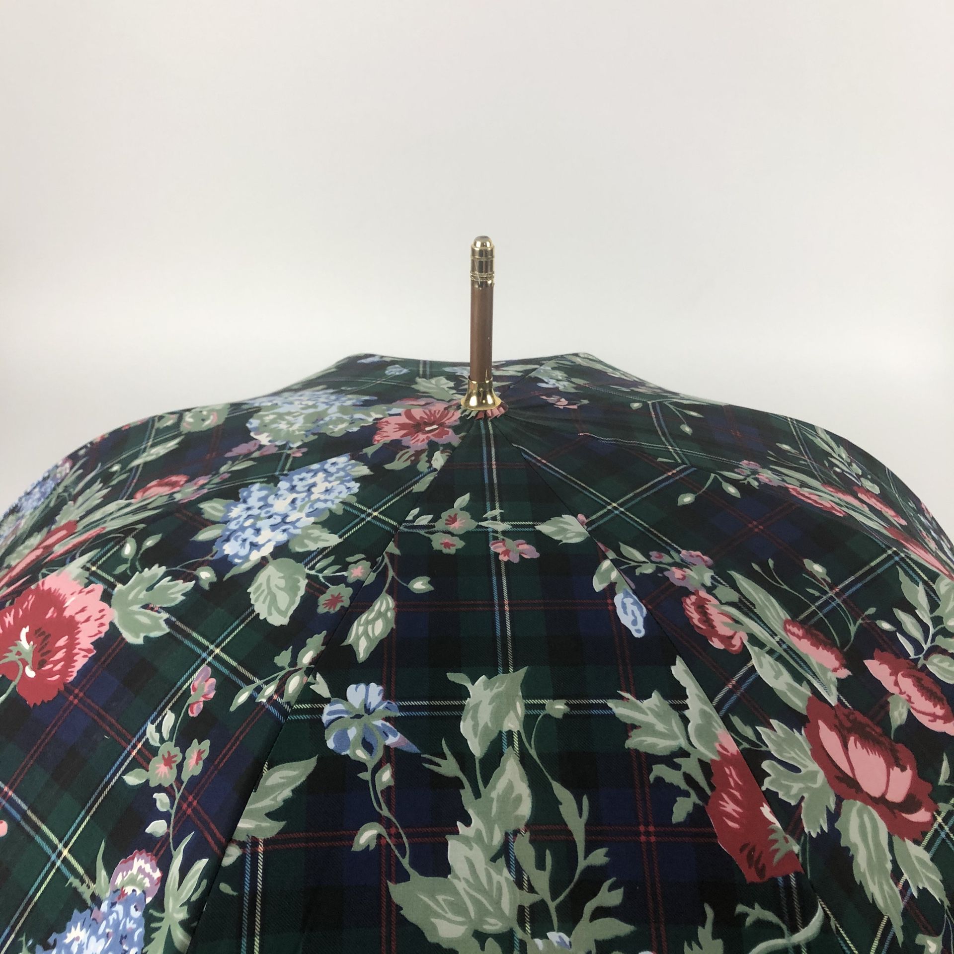 Vintage Umbrella for Sale in North Las Vegas, NV - OfferUp