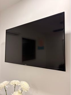 Samsung 40” Smart TV – Excellent Condition