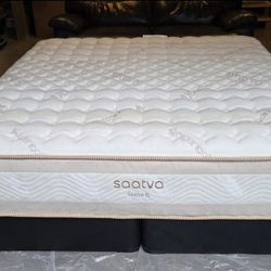Newer King Saatva Rx 15.5" Luxury Mattress, Boxsprings and Metal Bed Frame 