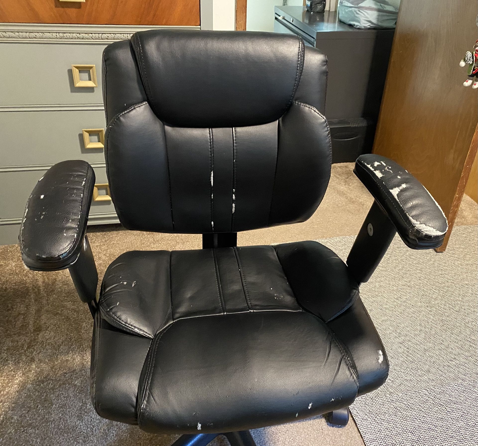 FREE OFFICE CHAIR