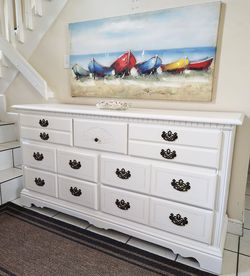 WHITE DRESSER 7 DRAWERS EXCELLENT CONDITION DELIVERY AVAILABLE