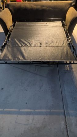 Brown Sleeper Sofa Pull-Out Couch. Great Condition