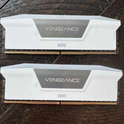 VENGEANCE® 64GB (2x32GB) DDR5 DRAM 6000MT/s CL30 AMD EXPO