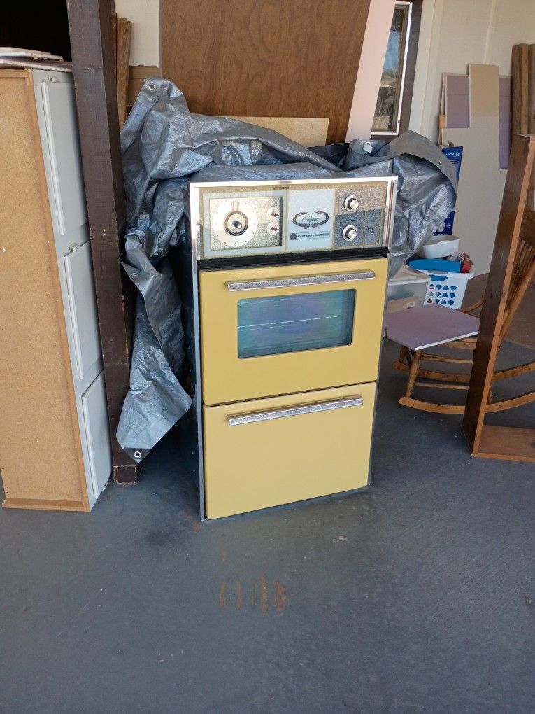 Vintage 1970s Double Wall Oven in Harvest Gold