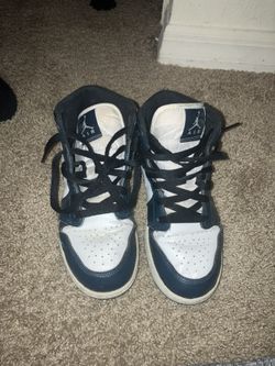 Jordan 1 Mid