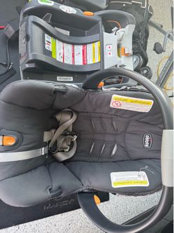 Chicco Keyfit 30 car seat and base