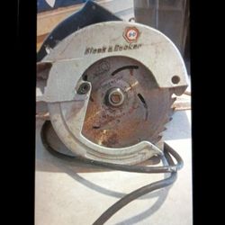 Black N Decker Vintage Saw