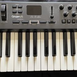 M Audio Oxygen 25 MIDI Keyboard