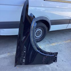 2026 CADILLAC ESCALADE IQ SPORT FRONT RIGHT PASSENGER SIDE FENDER USED OEM 
