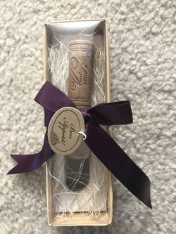 Vintage reserve spread of wine cork handle