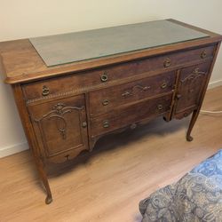 Beautiful Vintage Buffet Cabinet - French Provincial / Victorian Style