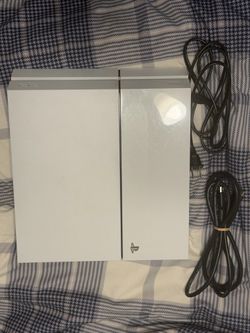 PS4 White Glacier w/ 2 black controller