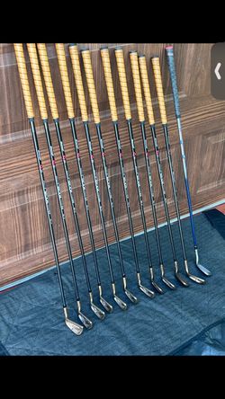 Complete set of Collectible Golf Clubs