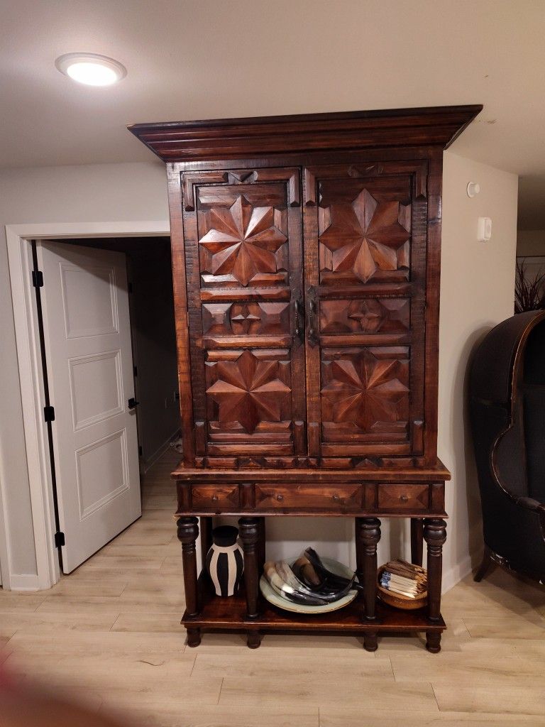 Gorgeous Wooden Cabinet