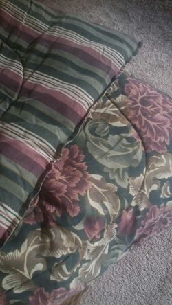 Reversible full size comforter