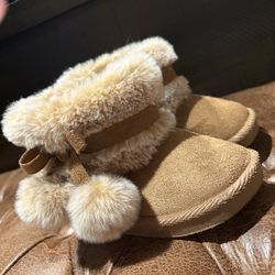 Babygirl boots size  5