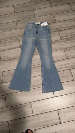 New Hollister Flare Jean Size 5s 