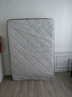 Full Size 10"  Hybrid Mattress *no box spring*