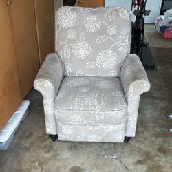 Reclining Family Room Chair