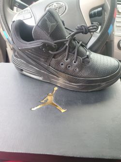 Jordan max aura 5