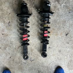 Toyota Matrix 2005 Rear Struts 