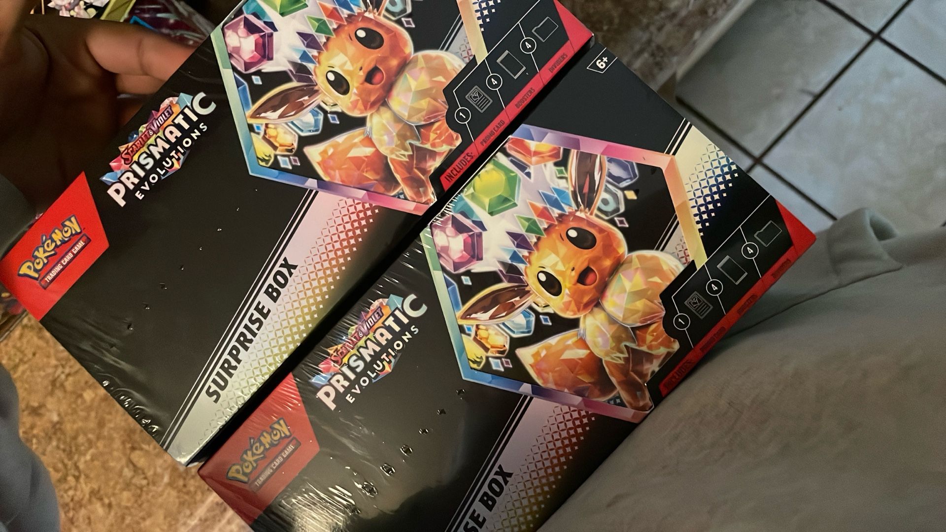 Prismatic Evolutions Surprise Box - SV: Prismatic Evolutions 