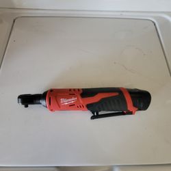 Milwaukee 1/4" cordless ratchet with M12 battery