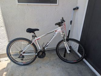 Small Giant ALUXX series bike
