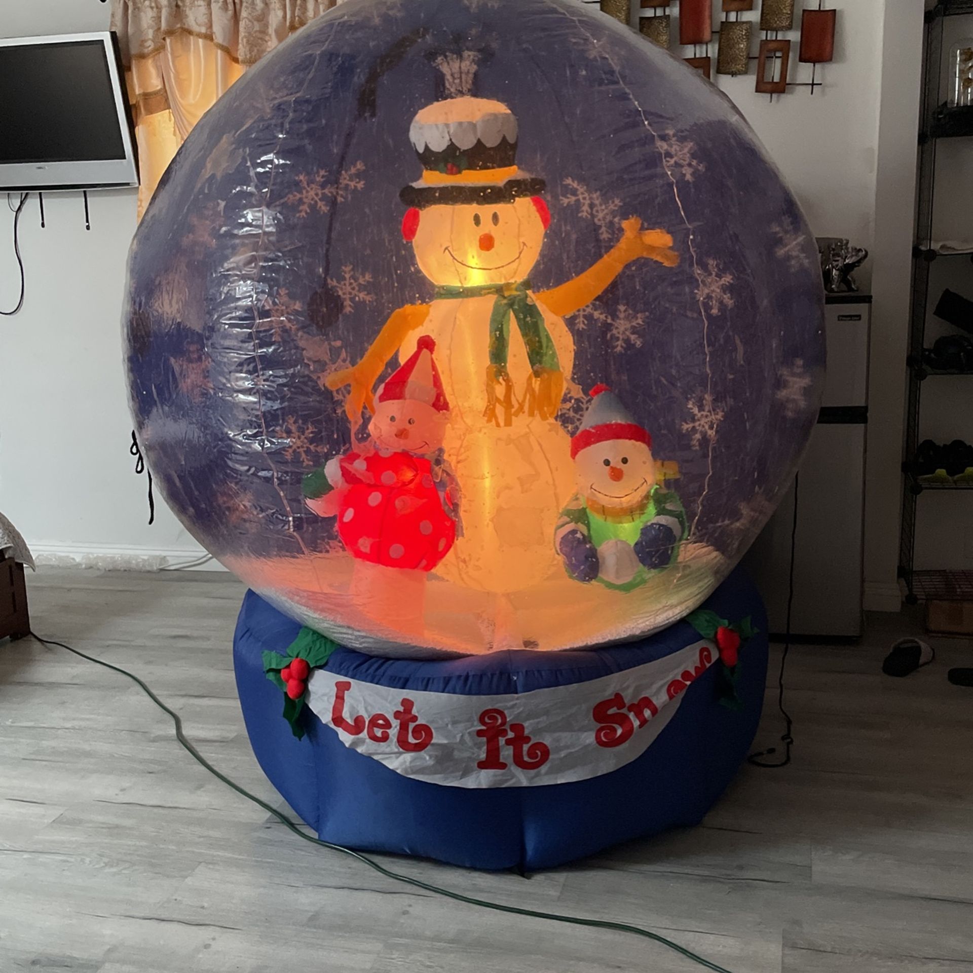 Big Snow globe 