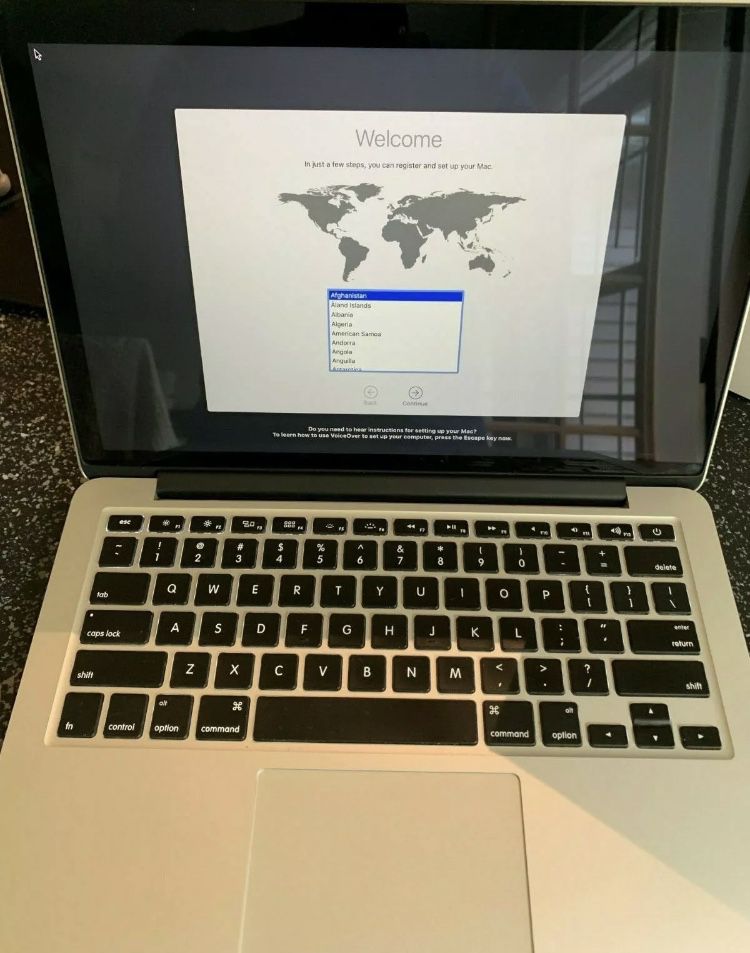 MacBook Pro 13” Retina i5/4/128gb