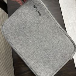 Speck Gray Padded Zippered 15 Laptop Case