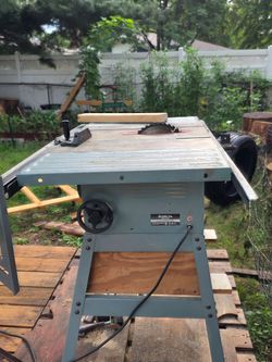 Delta 10" Table Saw Model 36-600 [S lincoln nebraska]