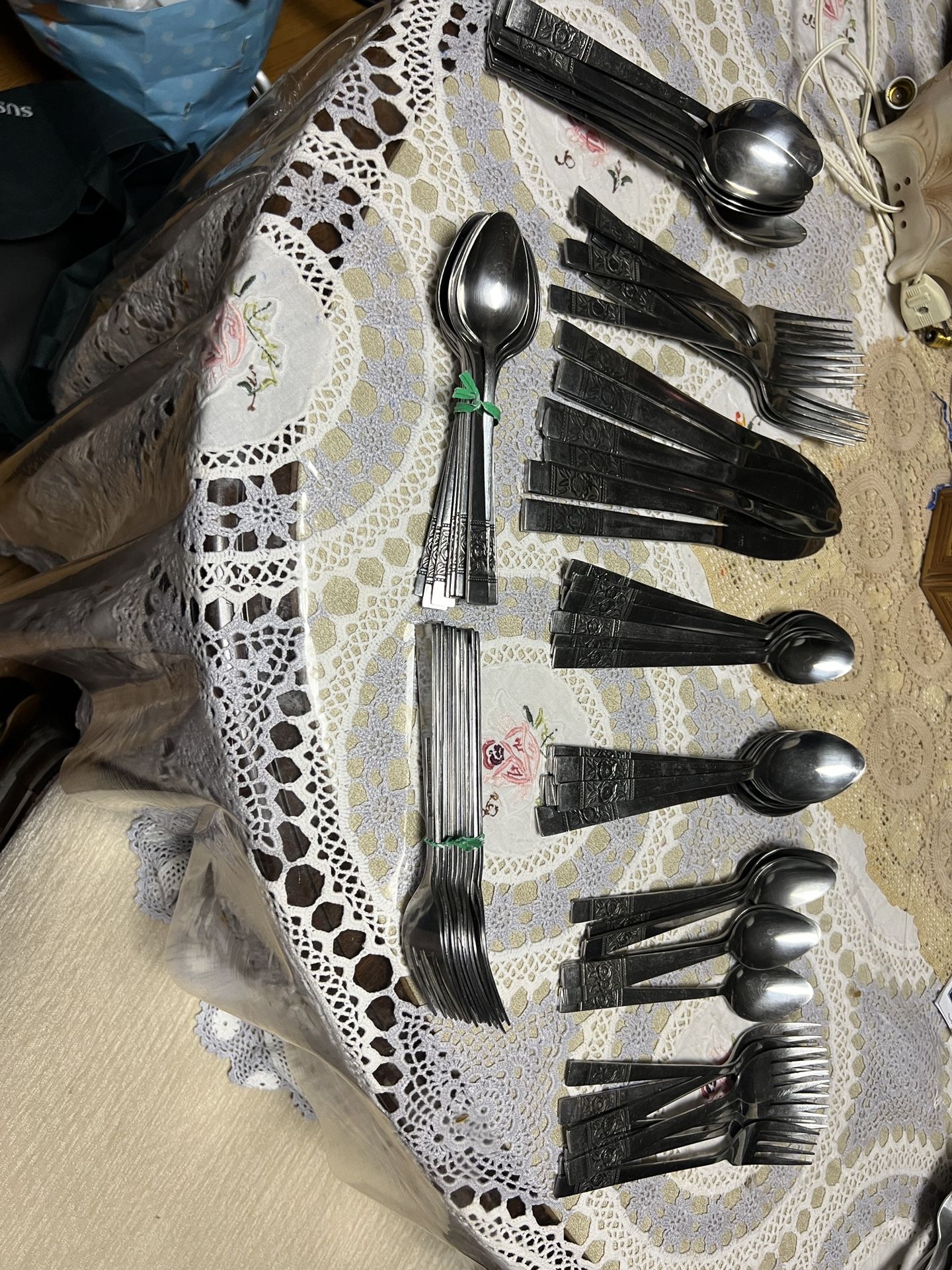 Set Of 8 Place Setting Plus Extra 12 Spoon And Small Folks.
