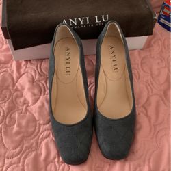 Anyi Lu Remy Heel