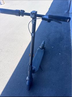 Segway Max G2 Electric Scooter 43 Mile Range 22 MPH (Used)