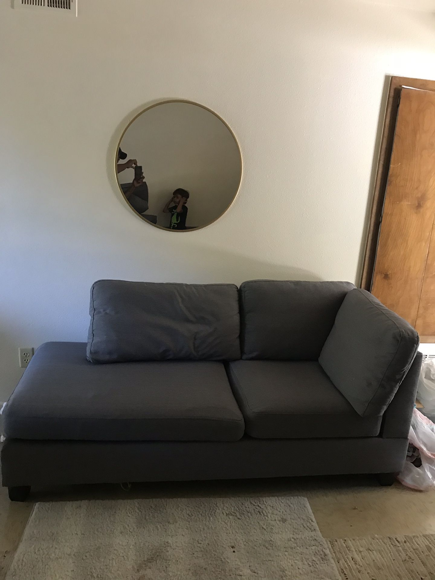 Grey couch like new !!