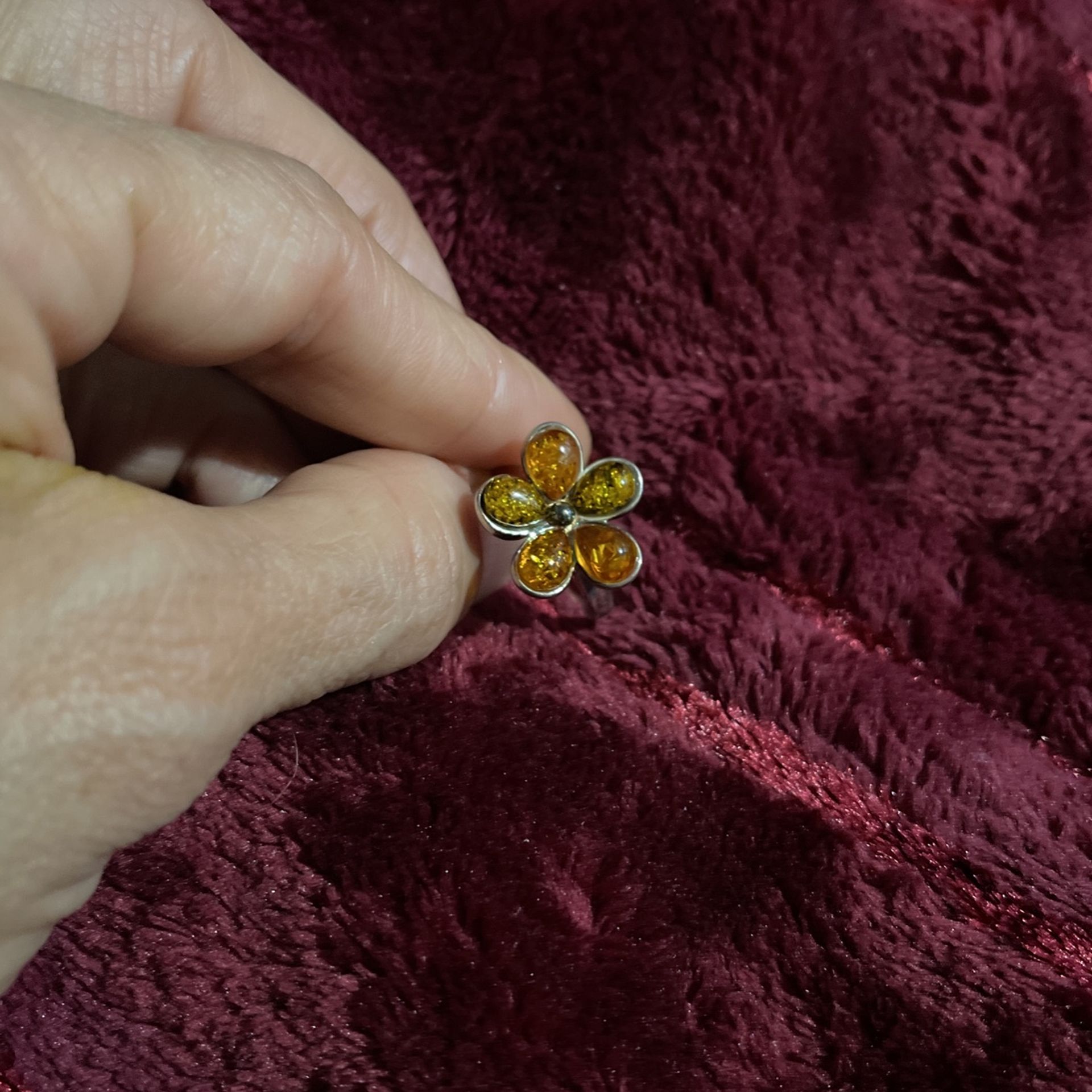 Gorgeous Sterling Silver 7.5 Amber Ring